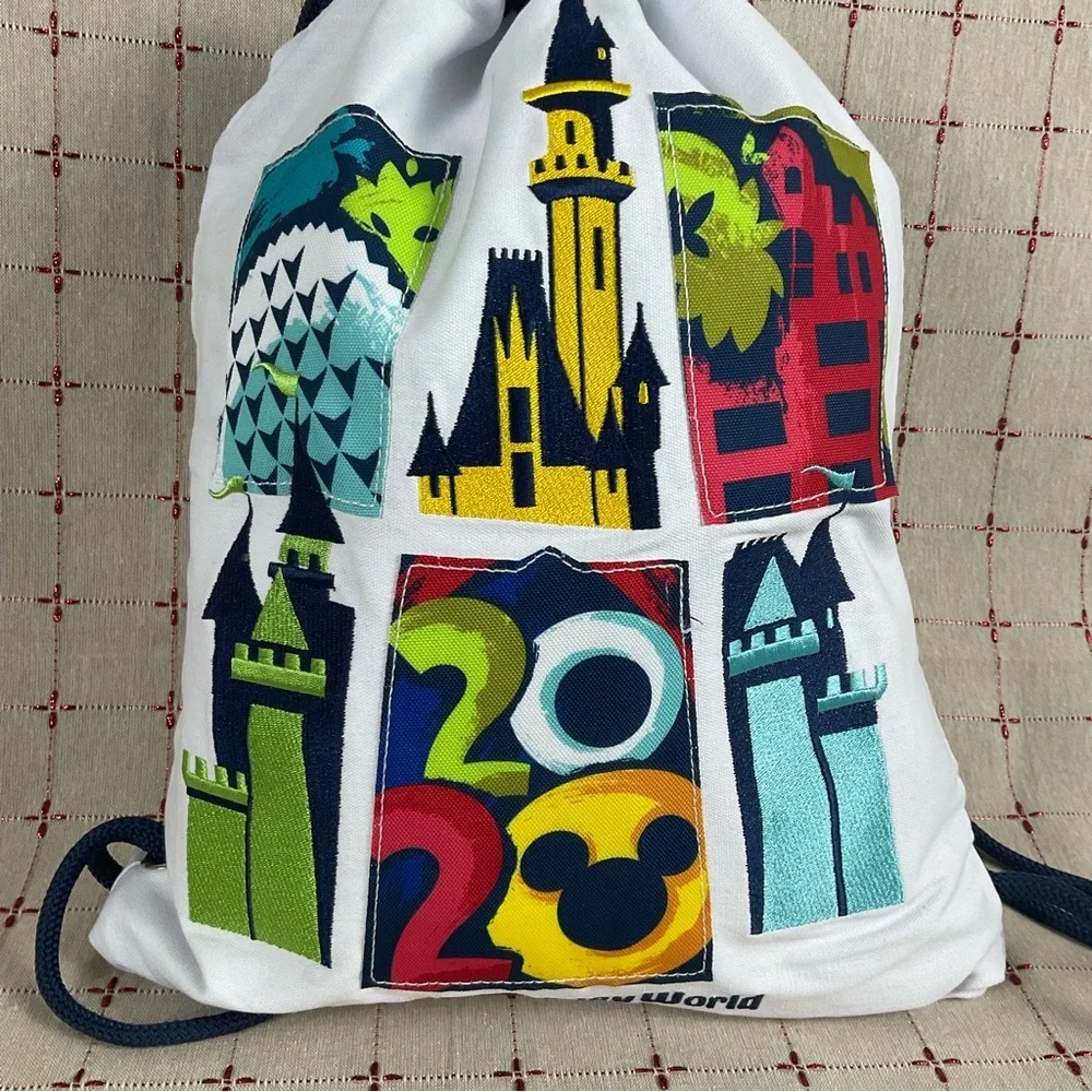 🌈HP🌈 Auth Walt Disney World 2020 Cinderellas Castle Canvas Cinch Bag Backpack - Picture 2 of 8
